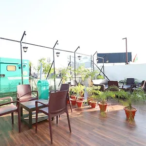 Oyo 14832 Rooftop Hotel Panchkula